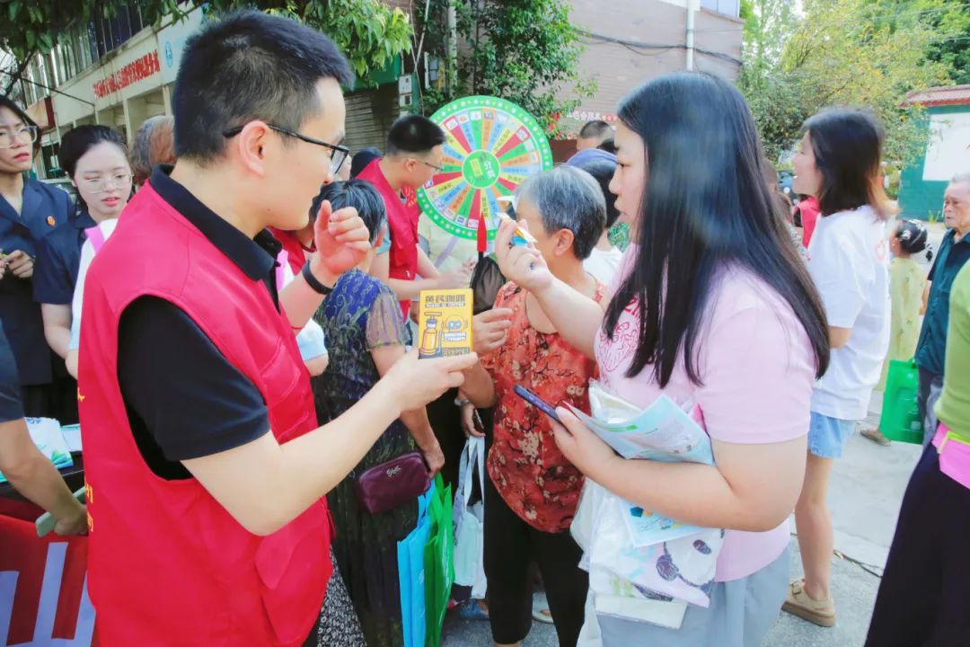 开云手机官方网站开展“绿水青山就是金山银山”主题公益活动
